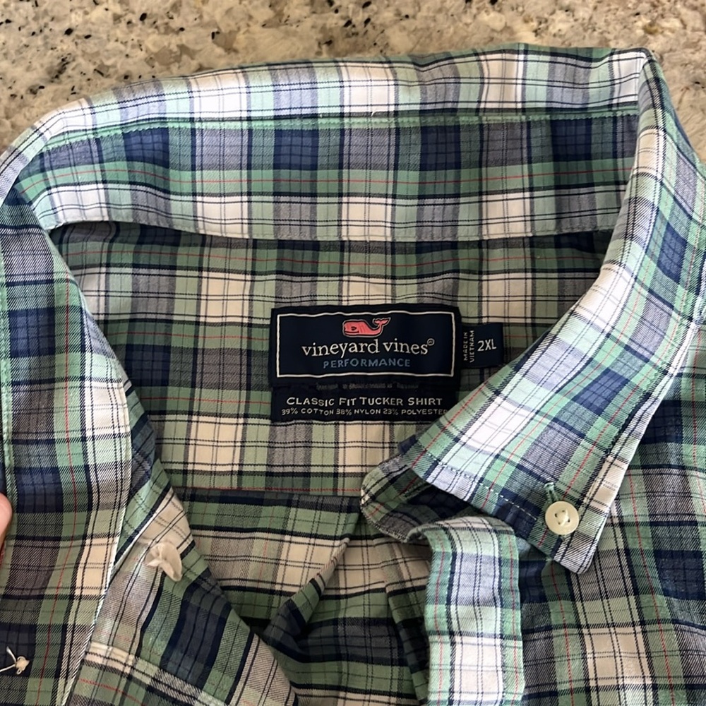 Vineyard Vines Men’s Classic Fit Tucker Shirt - Picture 5 of 5